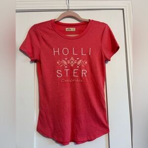 Hollister Women's pink Graphic Tee